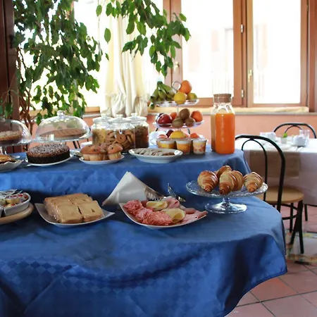 Marchese Sala Bed & Breakfast 2*