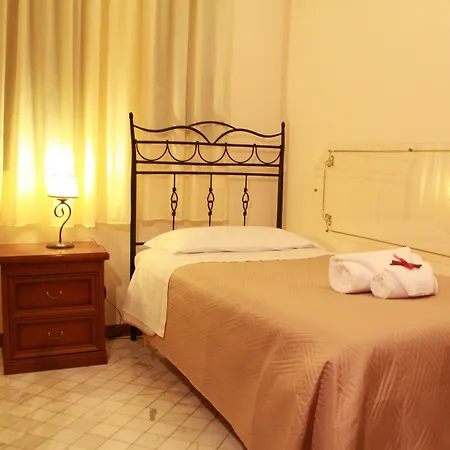 Marchese Sala Bed & Breakfast 2*